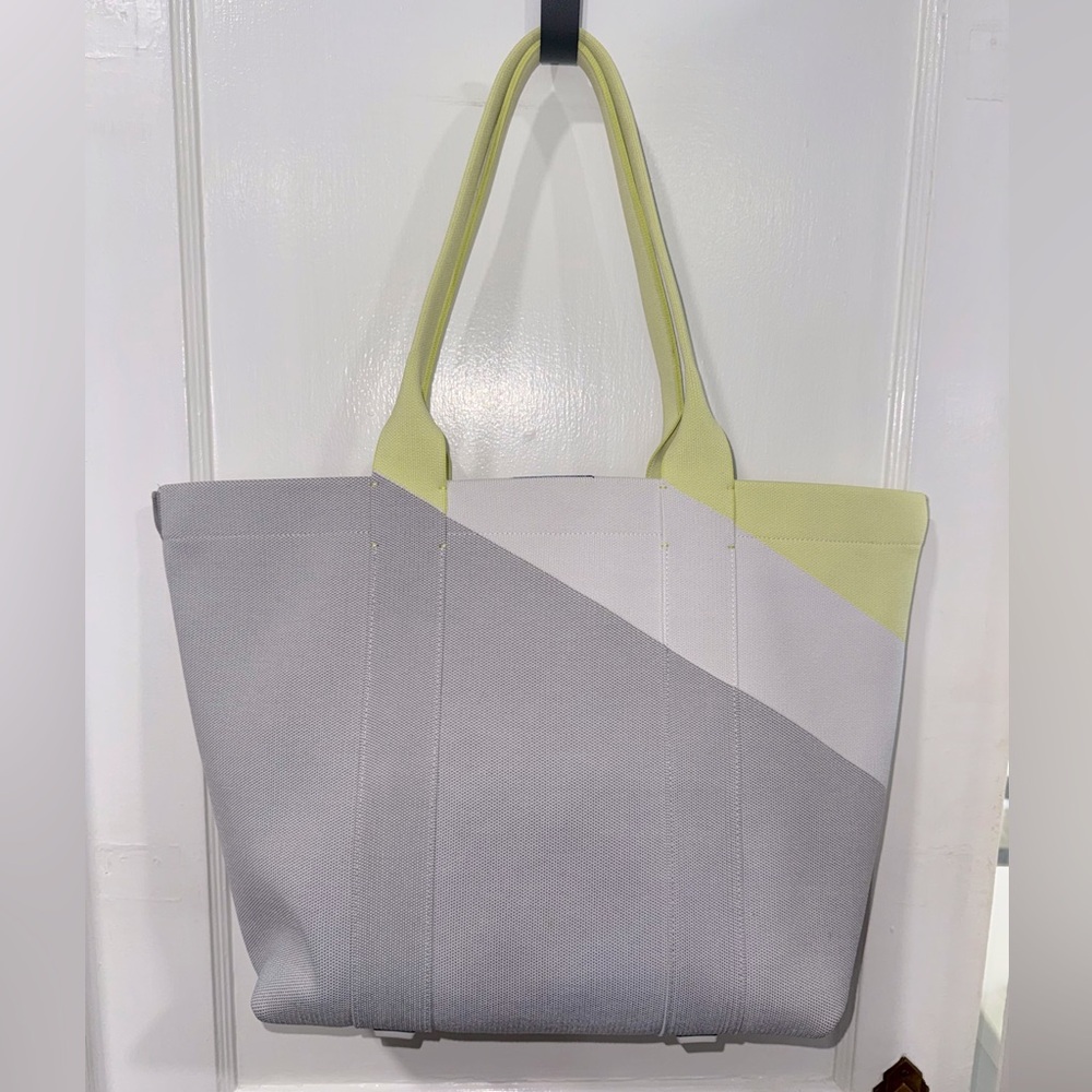 Gorgeous Rothys large shoulder bag